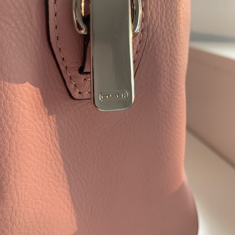 Coach Laser Cut Floral Satchel Bag in Pink with detachable Shoulder Strap - Picture 4 of 7